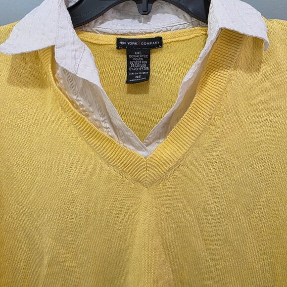 New York & Company Yellow Sweater – Women’s XS V-Neck Lightweight Pullover - Picture 3 of 7